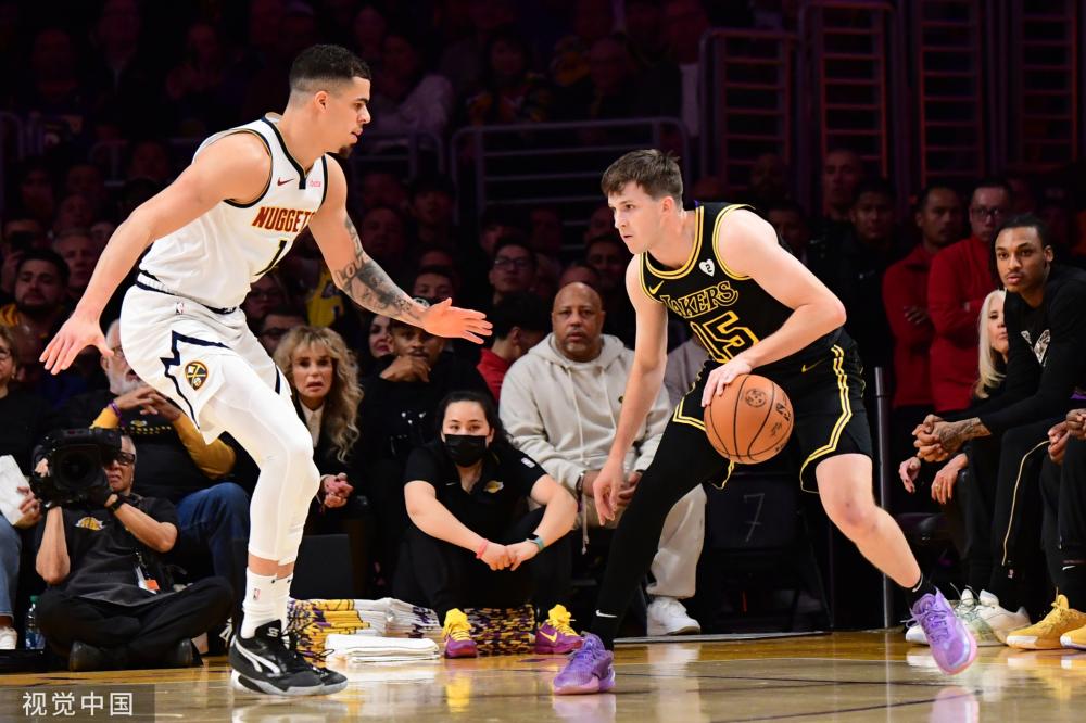 社交媒体上 社交媒体上