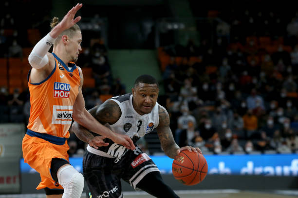 商被认为更 商被认为更