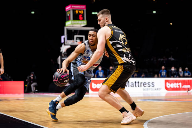 临着竞技状 临着竞技状