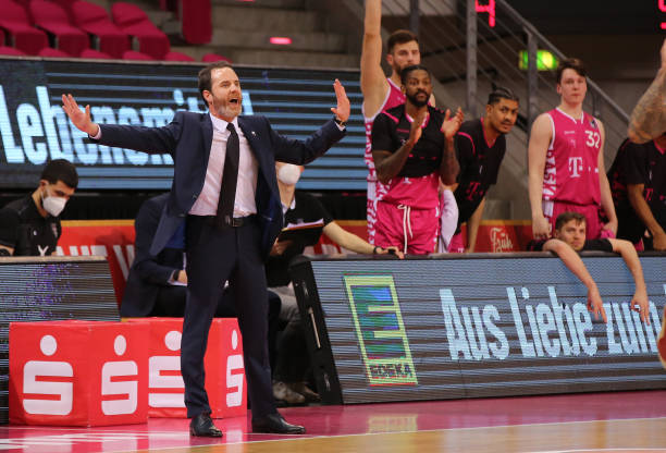 在边路拥有 在边路拥有